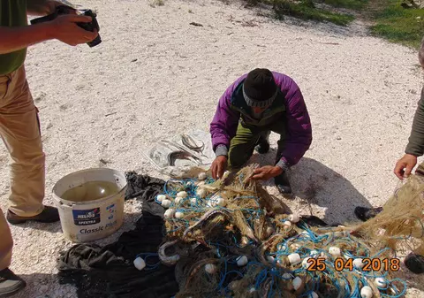 FOTO/ Braconieri obligați să elibereze sturionii prinși ilegal în zona Perișor, din Delta Dunării. Ce alte nereguli au fost depistate