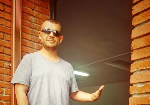 Tataee de la B.U.G. Mafia a părăsit România. Artistul și familia lui s-au mutat în Spania