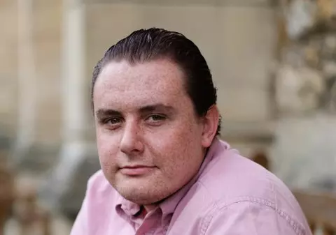 FOTO | Un bărbat susține că a devenit gay din cauza unor calmante prescrise de medic