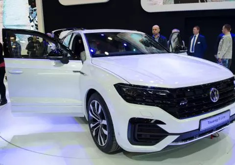 Românii au cumpărat ca pâinea caldă SUV-ul Volkswagen Touareg. Comenzi online de 5 milioane euro în 4 săptămâni