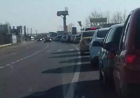 Blocaj la intrarea în Bucureşti, a doua zi de Paște. Coloana se întinde pe 7 kilometri
