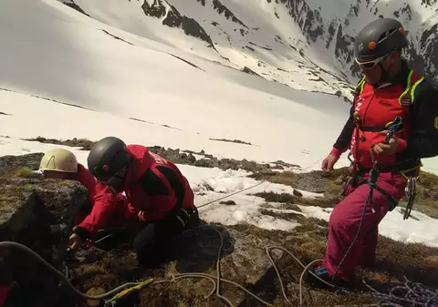 Trupurile turiștilor morți în Făgăraș au fost recuperate de către salvatorii montani/ FOTO