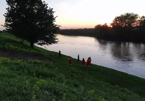 Un tânăr de 28 de ani a dispărut în râul Timiș. Pompierii îl caută de duminică seară