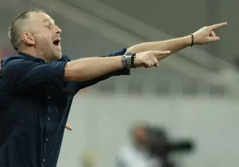 Edi Iordănescu se luptă cu alți 99 de antrenori pentru postul de la Legia Varșovia! ”Am primit 100 de CV-uri”. Cine e favorit