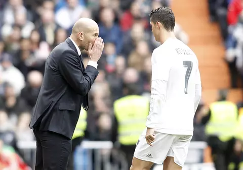Zidane s-a lăudat: ”Golul meu din 2002 a fost mai frumos decât al lui Ronaldo” | VIDEO
