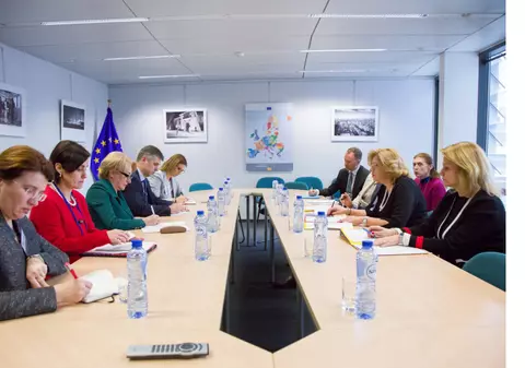 Premierul Viorica Dăncilă, întâlnire cu comisarul european Corina Crețu; Vor discuta despre întârzierile în absorbția fondurilor europene