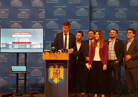 USR acuză abuzuri ale autorităţilor, în campania "Fără penali în funcţii publice" (VIDEO)