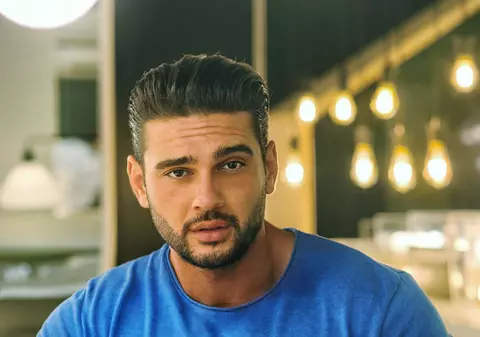 Dorian Popa s-a pozat gol și a făcut imaginea publică. “Ești perfect”