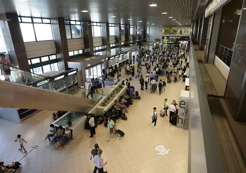 Cum s-au schimbat rutele emigranților români în ultimii 10 ani. Italia și Spania au fost “detronate”