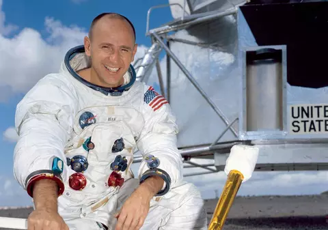 A murit Alan Bean, al patrulea astronaut care a călcat pe lună