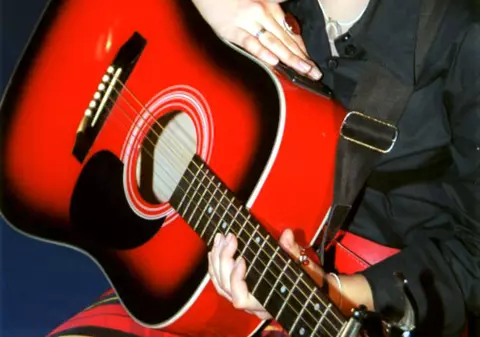 Ana Maria Georgescu s-a căsătorit. Imagini superbe cu interpreta celebrei melodii "Ochii tăi" și alesul inimii ei | FOTO