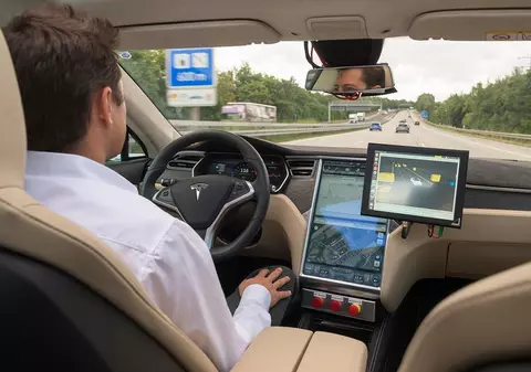 Mașinile fără șofer s-ar putea regăsi în curând pe străzile Clujului. Compania Bosch face teste
