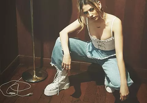 Detaliul care i-a scăpat Lidiei Buble. "Alb la nuntă?"