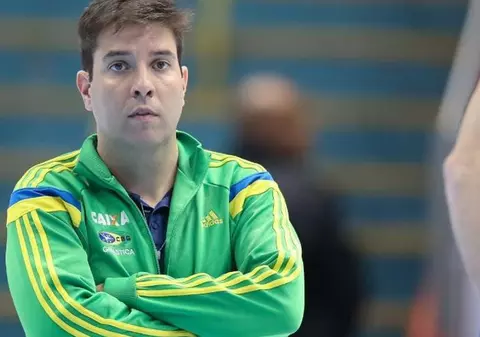 Fernando de Carvalho Lopes a fost acuzat de abuzuri sexuale. 42 de gimnaști brazilieni au povestit perversiunile la care au fost supuși: ”Îmi băga mâna în chiloți. Am trăit patru ani în teroare!”