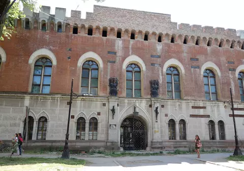 ANALIZĂ: Trista realitate a Castelului Huniade din Timișoara. Cea mai veche clădire din oraș e de 12 ani în șantier