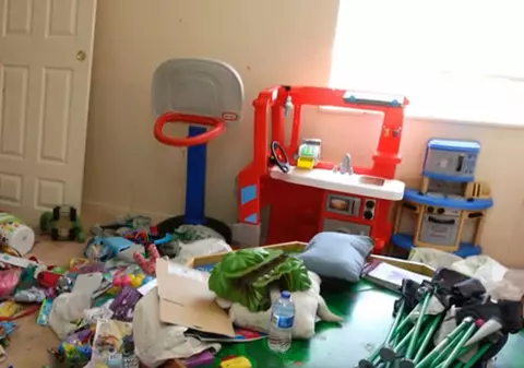 Un nou caz de copii abuzați și maltratați de părinți în Statele Unite. Zece copii au fost supuși unor tratamente inimaginabile