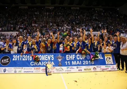 SCM Craiova s-a despărţit de şase handbaliste, dar a transferat alte patru