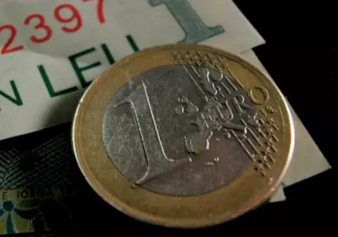 Euro a scăzut la 4,64 lei, avem cel mai puternic leu din ultimele două luni și jumătate