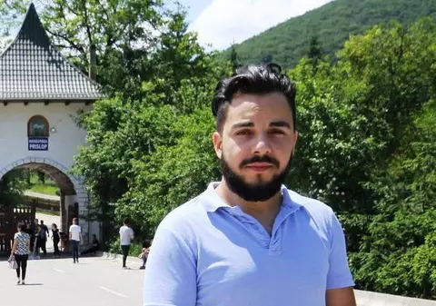 Deținătorul mărcii ”Arsenie Boca”, amendat de poliție pentru apelarea numărului 112. Daniel Gheorghe se consideră victima unui abuz
