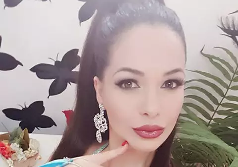 Prima experiență sexuală a Deei Maxer. "Am ținut ochii închiși"