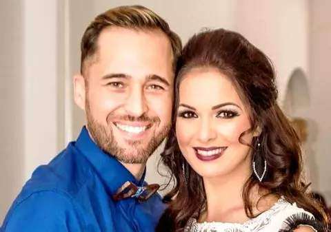 Deea Maxer a acceptat proba cântarului. Cât s-a îngrășat artista. “Am venit fără ele astăzi”