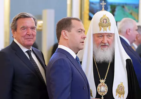 Gerhard Schroeder a fost prezent la ceremonia de investire a lui Vladimir Putin