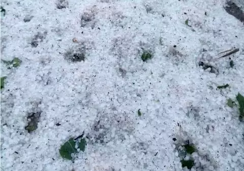 Potop cu grindină, în Dolj. Sate întregi au fost acoperite cu un strat gros de gheață |VIDEO