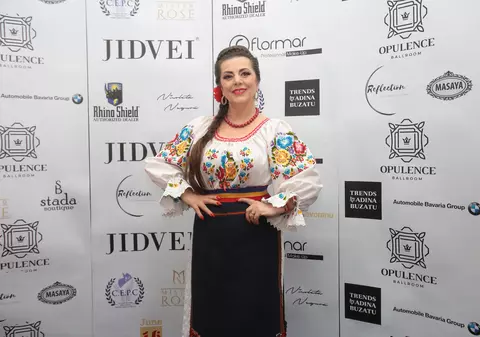 VIDEO EXCLUSIV/ Mama Elenei Gheorghe ar vrea să cânte alături de cei 5 nepoți. Mărioara Man Gheorghe: „O să umplu scena cu nepoții mei”