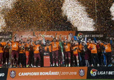 Un jucător de la campioana Ligii I 2018, în chiloți la interviu! CeFeRicire pe clujeni! / FOTO
