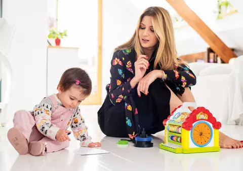 Fetița Amaliei Enache a crescut. Ce frumoasă este Alma. Mama ei a surprins-o într-o ipostază rară