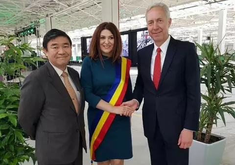 Grupul japonez Nidec a inaugurat cea mai mare fabrică de motoare electrice din România. Criza forței de muncă, rezolvată prin instalarea de roboți