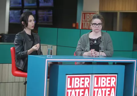 VIDEO EXCLUSIV/ Ioana Păun, regizoarea care urcă realitatea pe scenă. Piesa OMG vorbește despre dreptul femeii musulmane de a purta burka