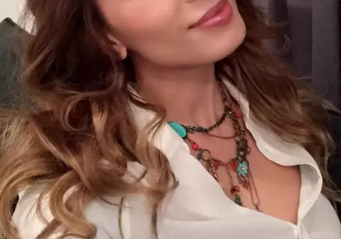 Iulia Vântur, dans pasional cu un indian. N-ai mai văzut-o niciodată atât de senzuală | VIDEO