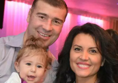 Petrecere în familia lui Lucian Bute: îi taie moțul și îi rupe turta fetiței sale