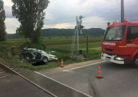 Mărturia unui călător în trenul care a spulberat, la Jibou, mașina în care au murit 4 studente