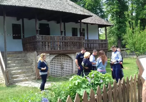 UPDATE / Muzeul Satului, vandalizat. Cum au ajuns intrușii în casele cu valoare istorică