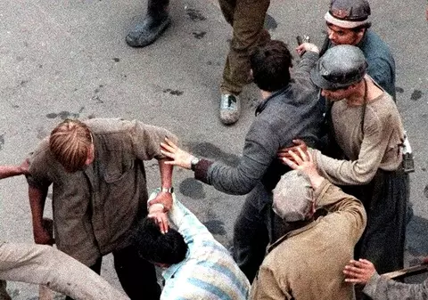 Nou termen în dosarul „Mineriada”, la Instanța Supremă. Ion Iliescu e acuzat de infracțiuni contra umanității