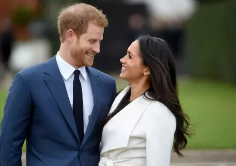 Prințul Harry va încalcă tradiția și va purta verighetă, spre deosebire de alţi bărbaţi din familia regală