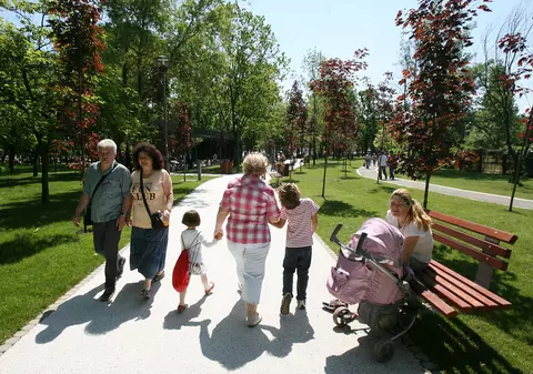 Vârsta medie a românilor 41,7 ani. Iată județele cu cea mai tânără populație