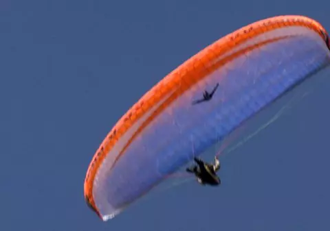 Bărbat căzut cu parapanta lângă Săcele, județul Brașov