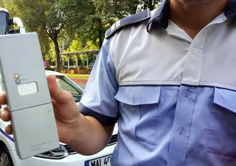 Tânăr beat și fără permis, prins la volan de două ori în aceeași zi. Cum au reacționat polițiștii
