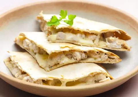 3 rețete cu pui. Ușoare, rapide și delicioase