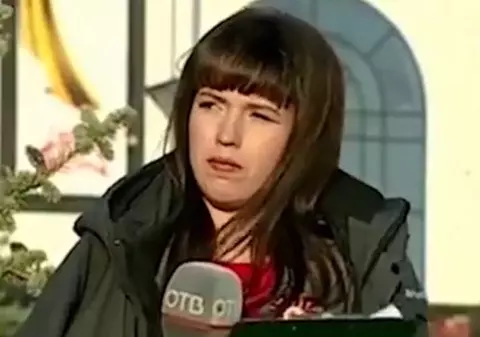 VIDEO | Gestul unei reporteriţe care a intrat în direct fără să știe a ajuns viral pe internet