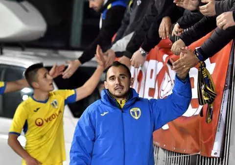 Claudiu Tudor se retrage cu ocazia sărbătorii promovării Petrolului în Liga 2
