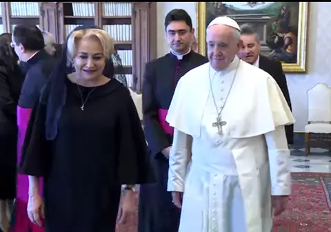 Un preot din Suceava a fost translatorul Vioricăi Dăncilă la întâlnirea cu Papa Francisc