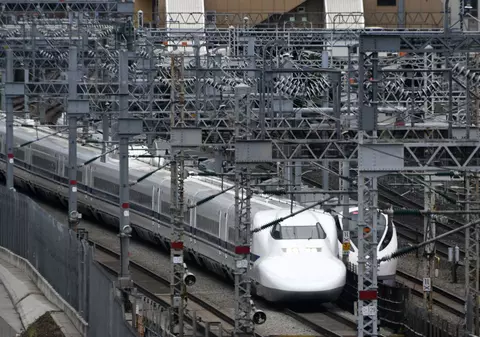 Un tren din Japonia a plecat mai devreme cu 25 de secunde. Ce explicație a dat compania