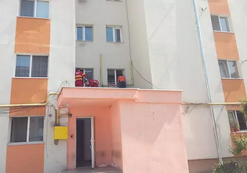Un bărbat din Bistrița a murit, după ce a căzut de la etajul 9 al unui bloc