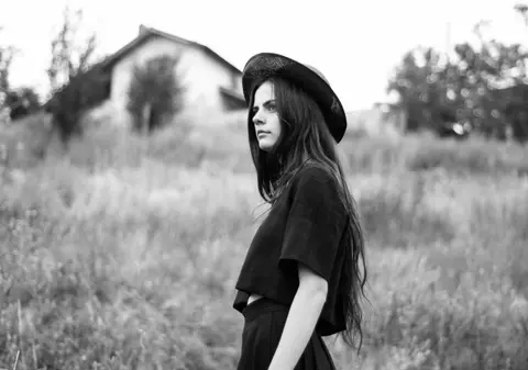 Valeria, artista neconvențională din Republica Moldova, a lansat Just a Boy