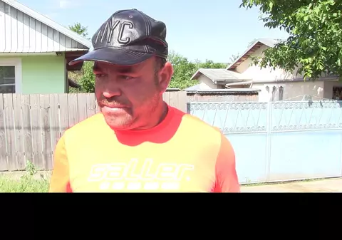 VIDEO: Polițiști din Vaslui, acuzați că au agresat un băiat de 15 ani, pe care l-au încătușat la o sărbătoare a satului