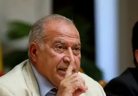 Dan Voiculescu cere Guvernului și Serviciilor să acorde “atenție specială” unor site-uri de știri. Reacția lui Dragnea